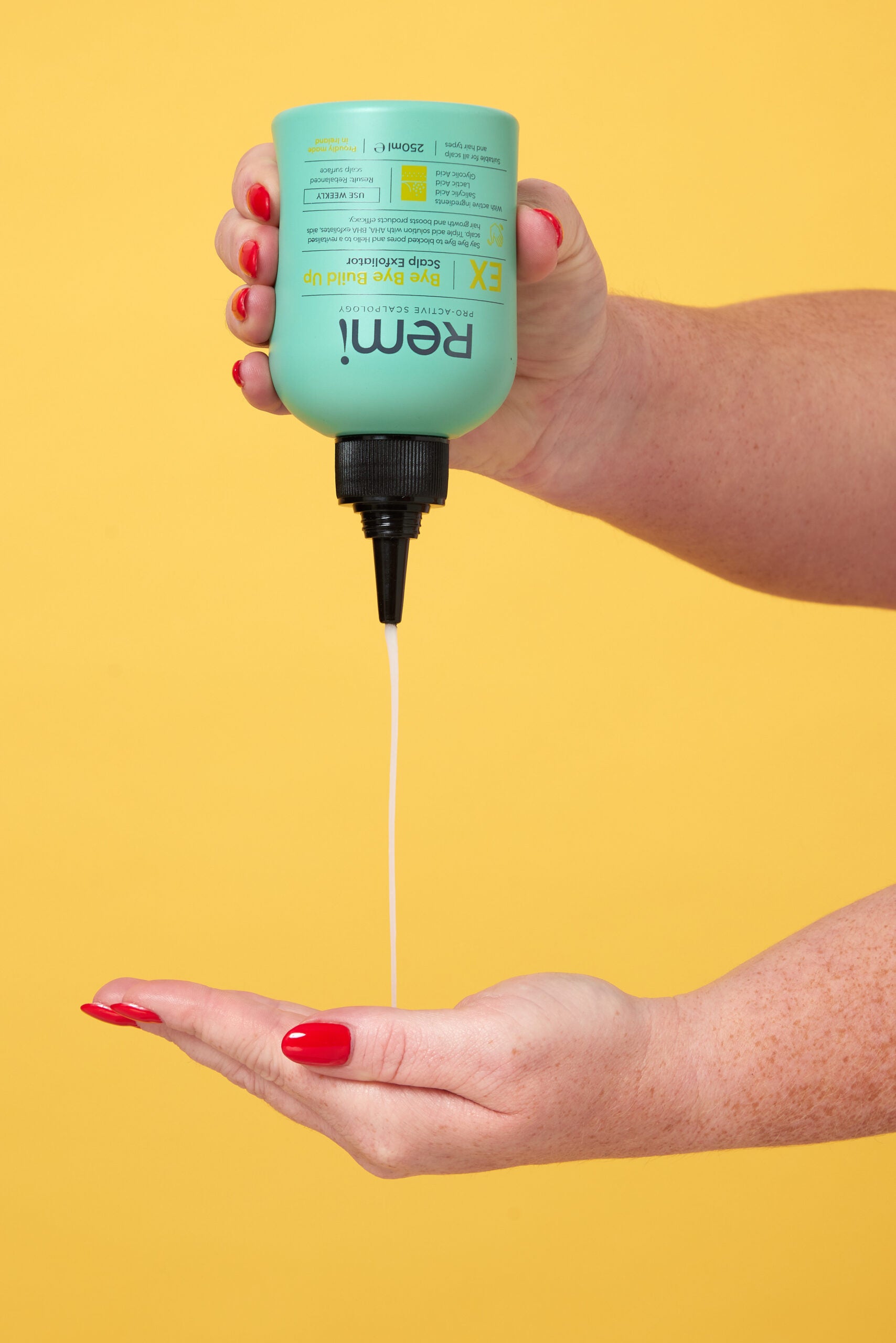Remi - Bye Bye Build Up Scalp Exfoliator – Trua Clinic
